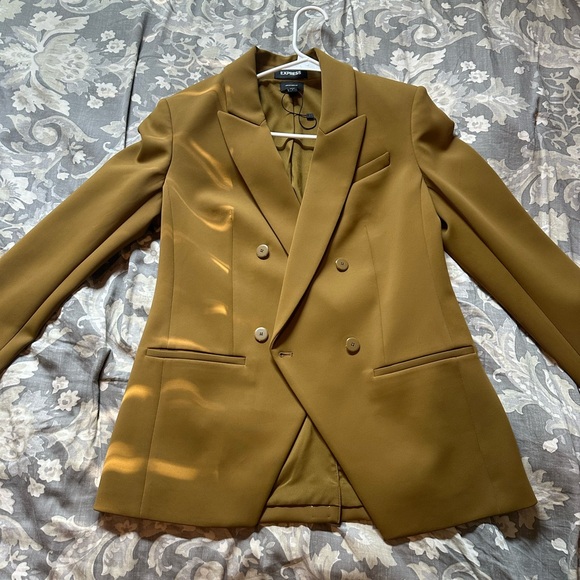 Express Double Breasted Mustard color Blazer never worn. - Picture 4 of 4